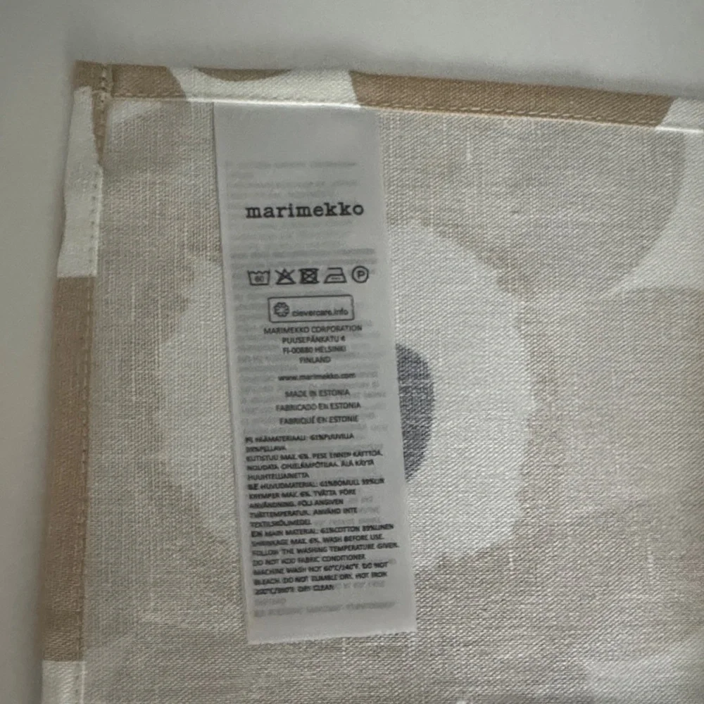 Marimekko Beige and White Unikko Poppy Floral Kitchen Towel NWOT